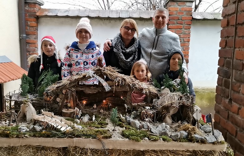 SretanBozic Sretan Božić svima želi udruga Obitelji 3plus